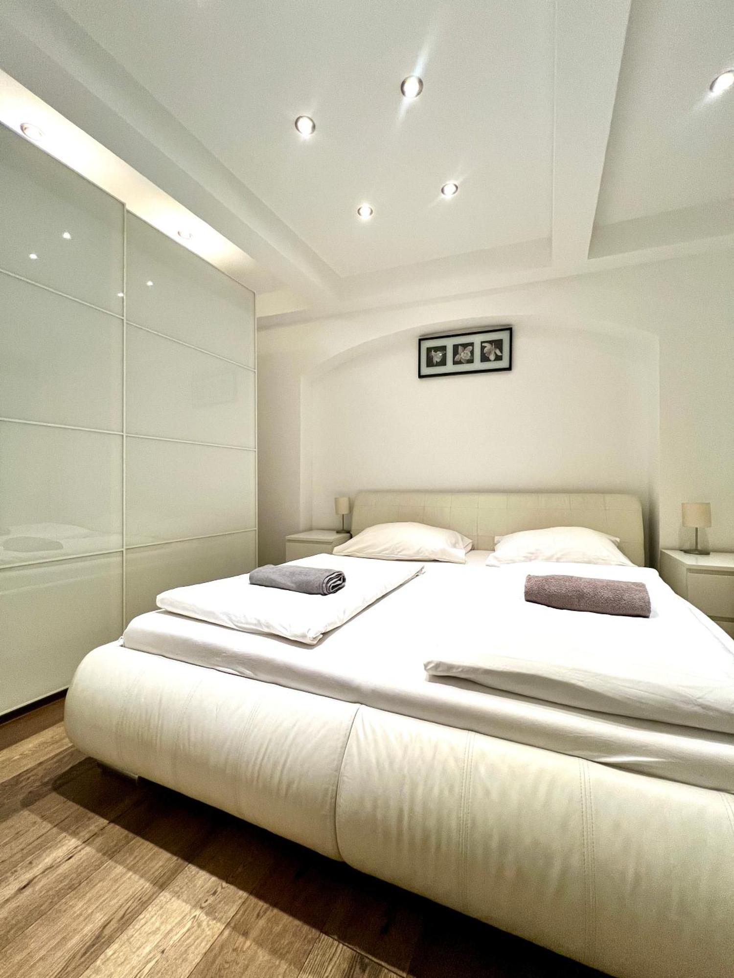 Rema Apartments 1070 Вена Экстерьер фото