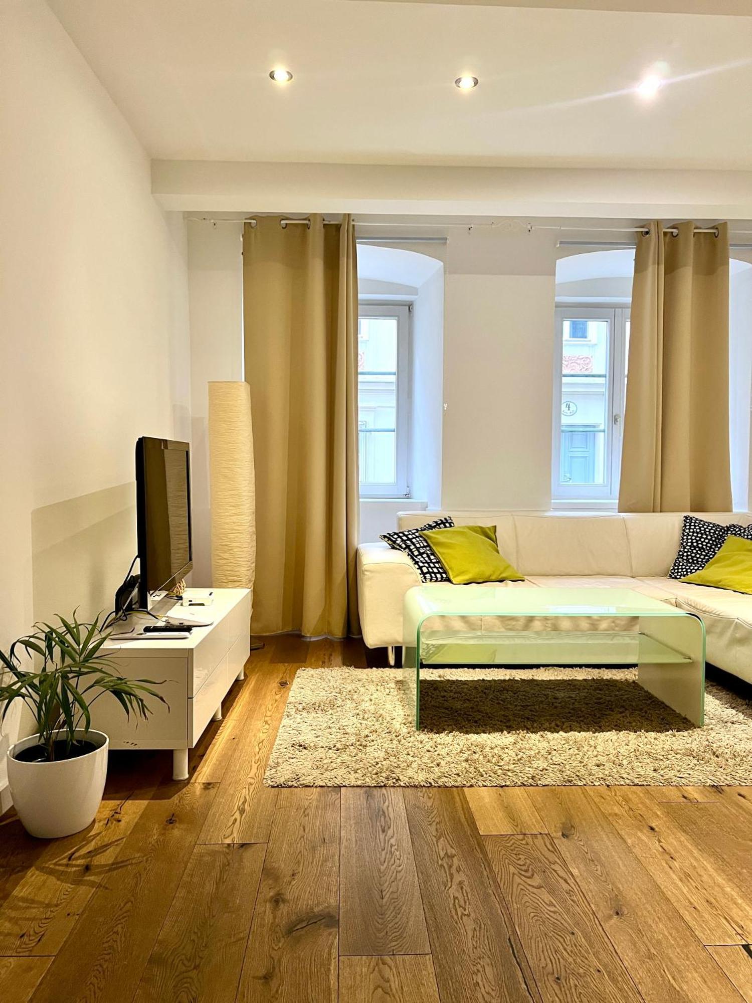 Rema Apartments 1070 Вена Экстерьер фото