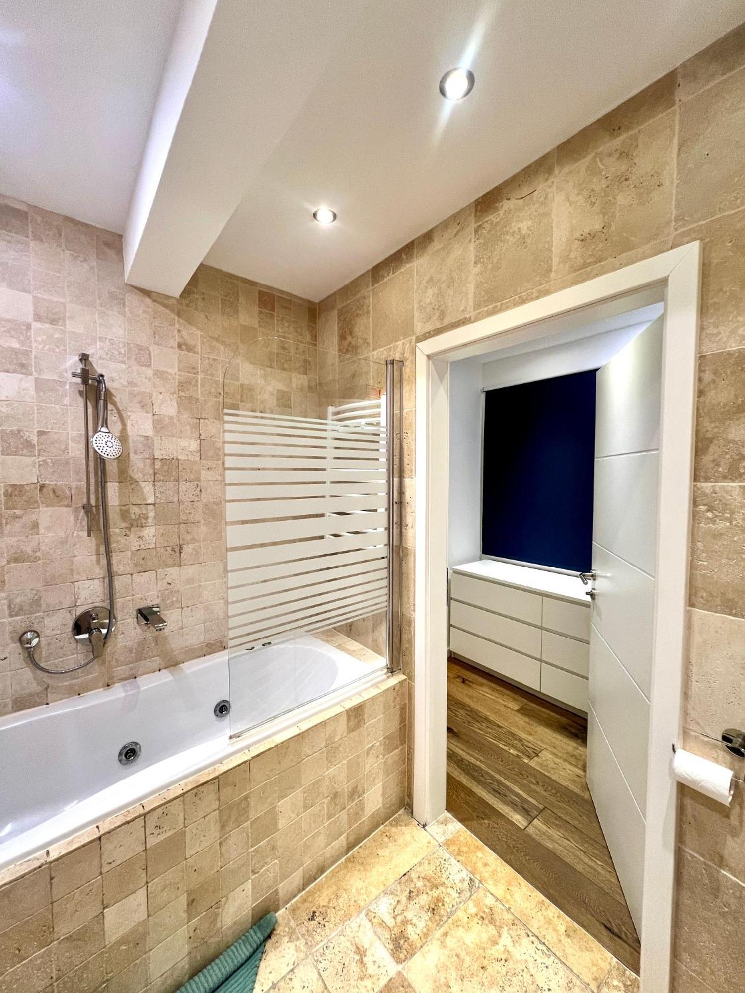 Rema Apartments 1070 Вена Экстерьер фото