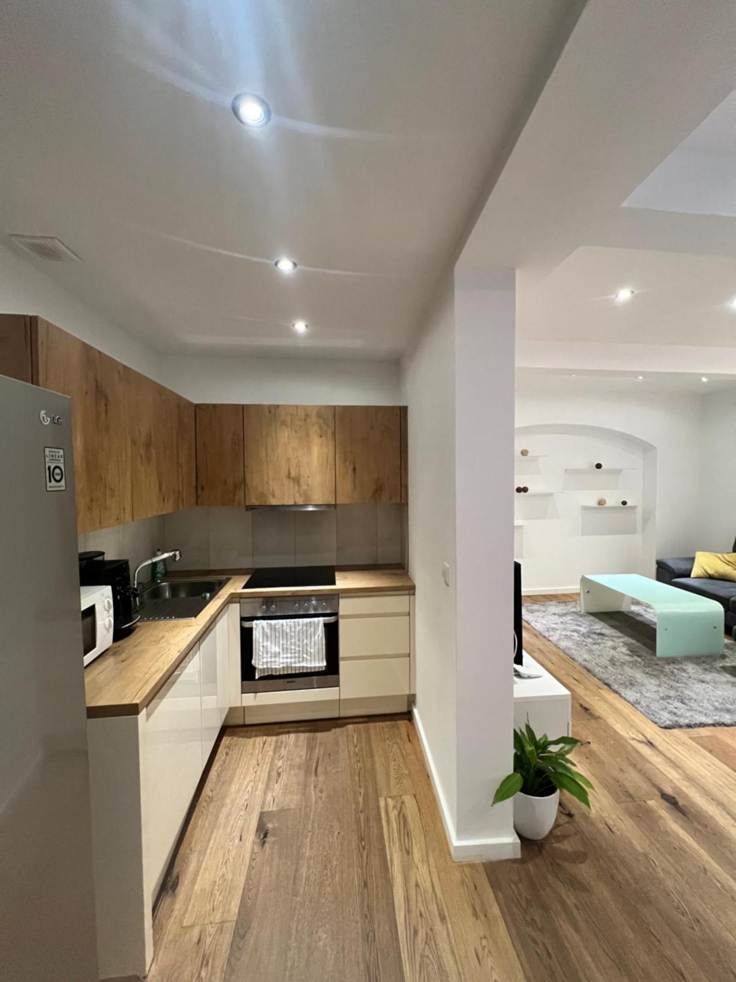 Rema Apartments 1070 Вена Экстерьер фото